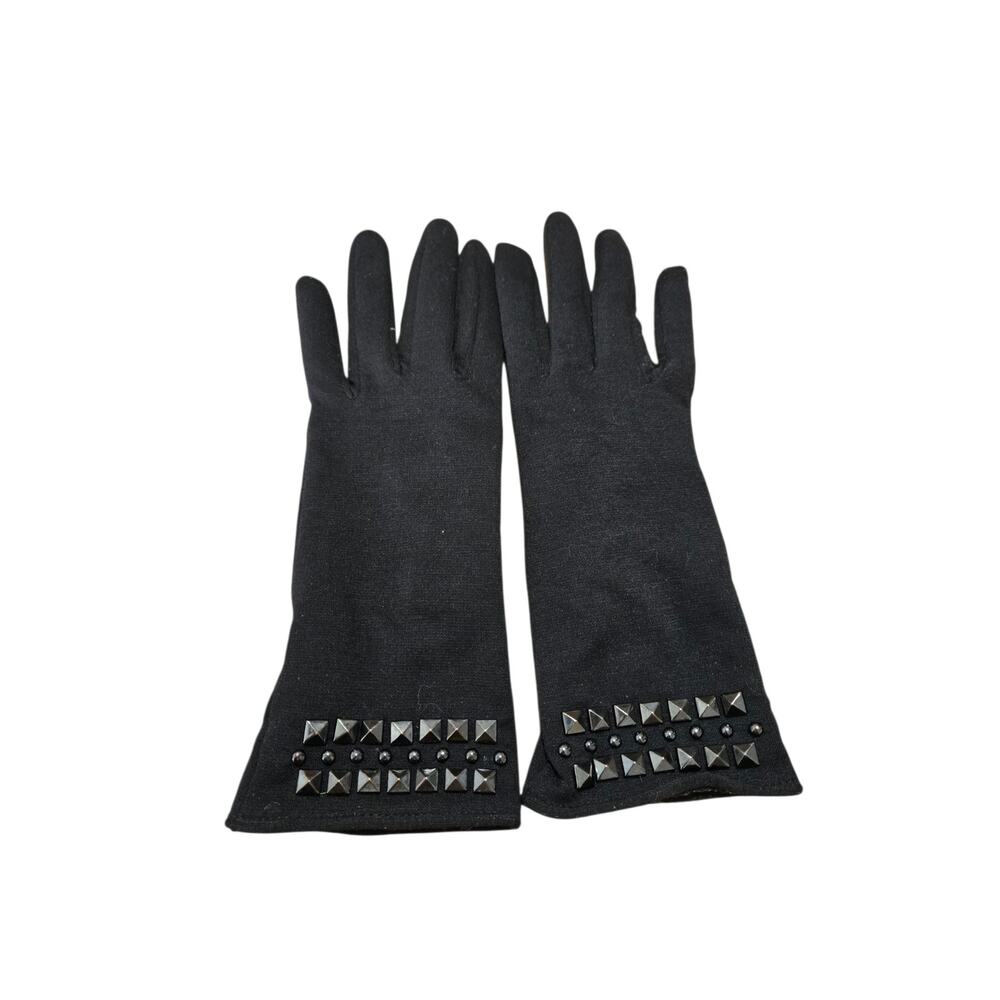 Studded black gloves, one size
